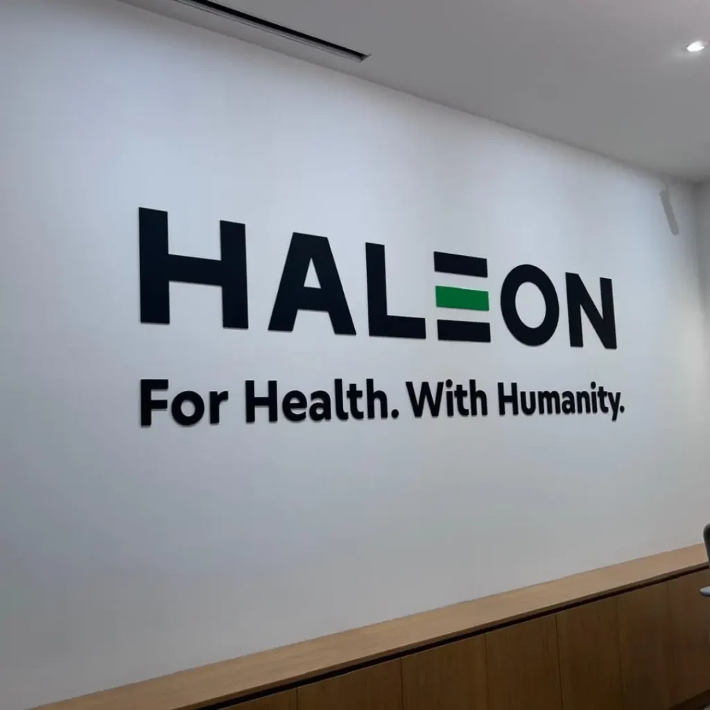Muro branding Haleon