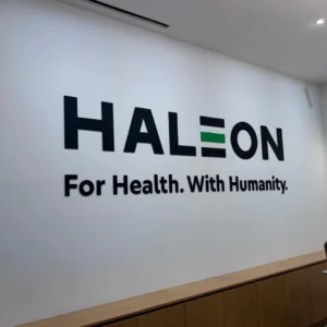 Muro branding Haleon